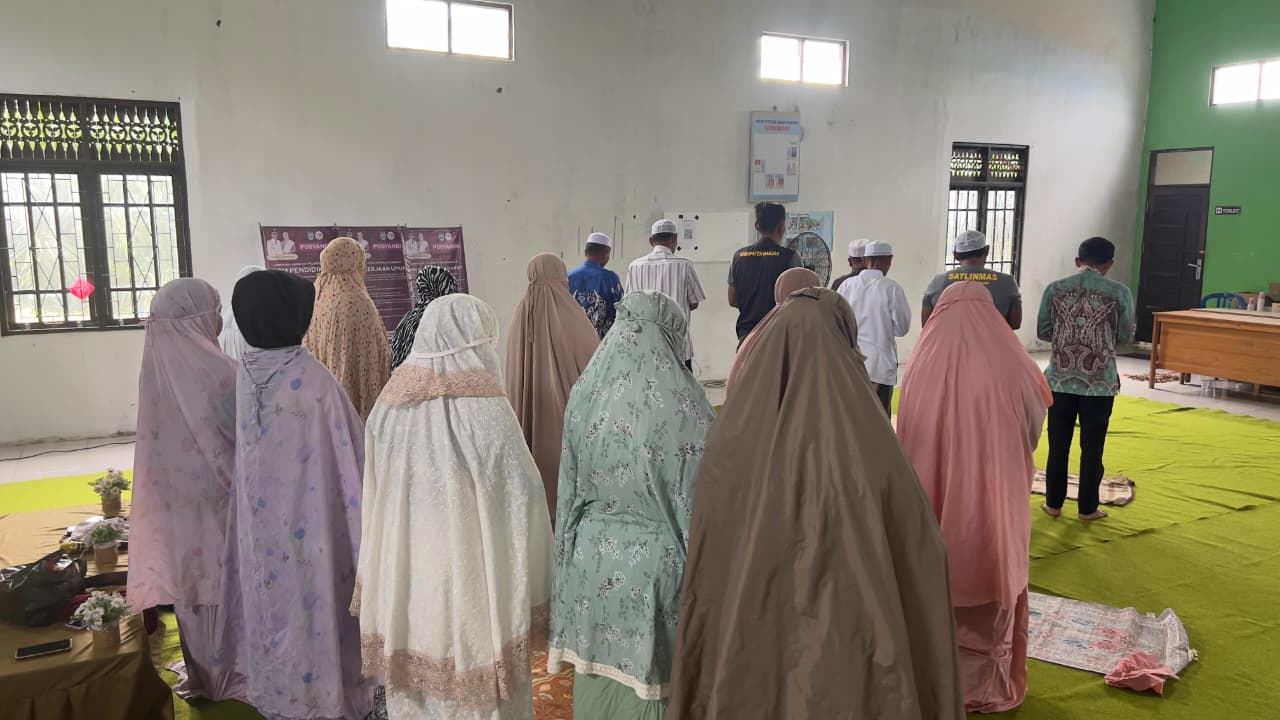 Mengisi Bulan Suci Ramadan Pemdes Gunung Ulin adakan Sholat Juhur Berjamaah dan Tausiah